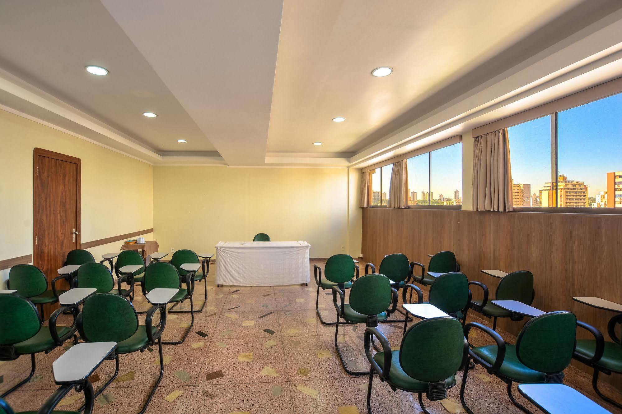 Umuarama Plaza Hotel Goiânia Exterior foto